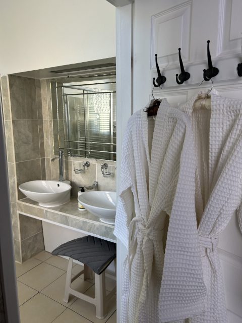Bathroom of room 2